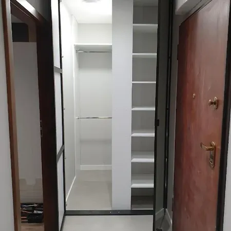 Tesorio Modern Aircon & Parking Apartment