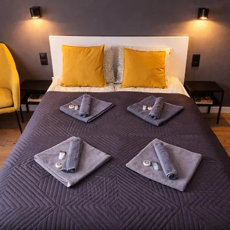 Tesorio Modern Balcony & Parking *