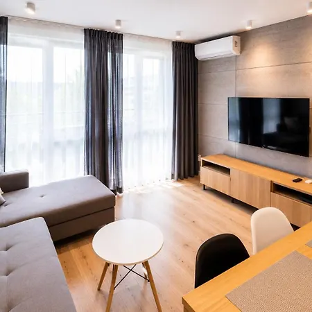 Apartment Tesorio Modern Aircon & Parking *