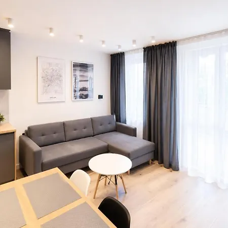 Tesorio Modern Aircon & Parking Apartment *