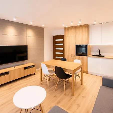 Tesorio Modern Aircon & Parking * Breslau